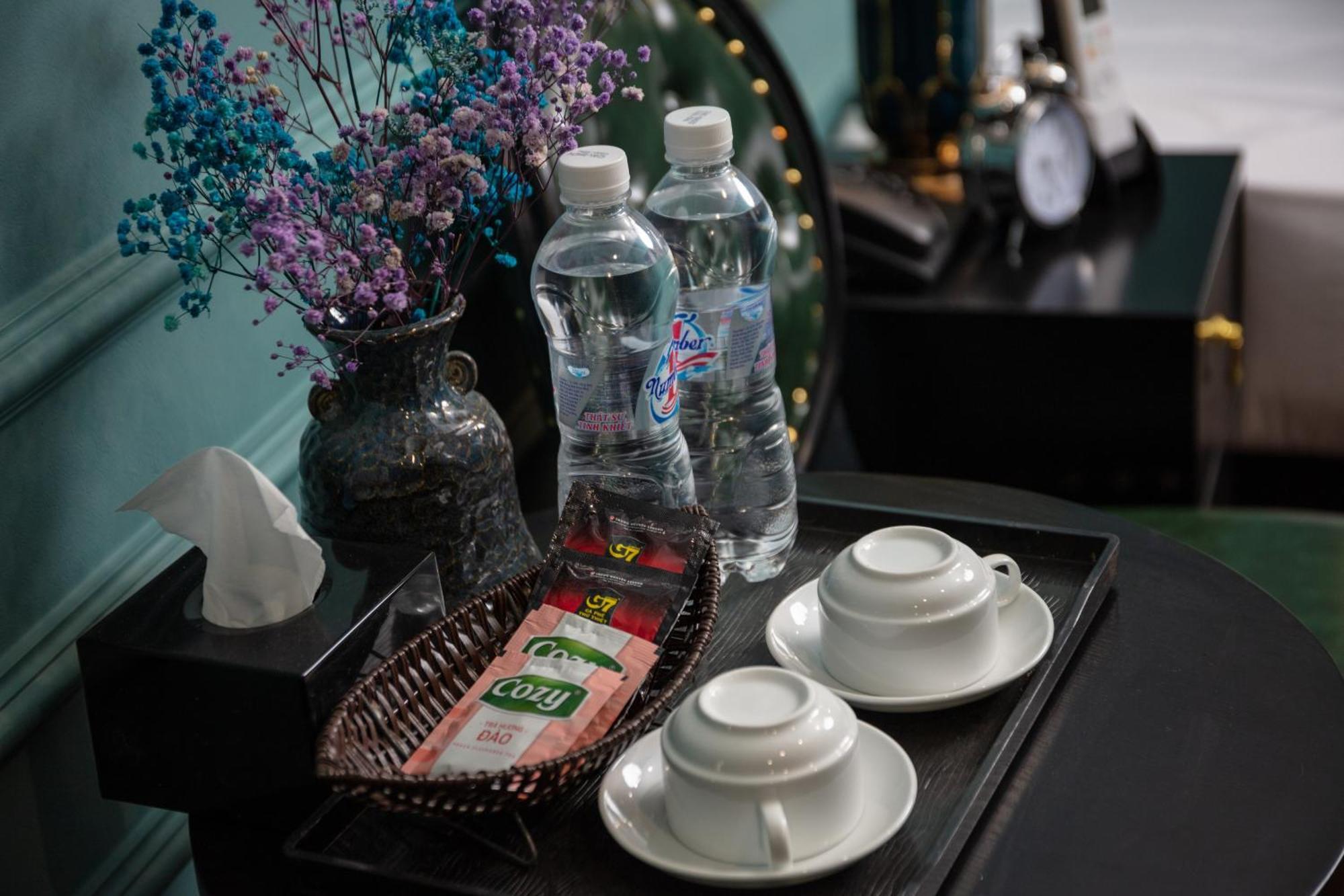 Madelise Adora Hotel & Travel Ханой Екстериор снимка