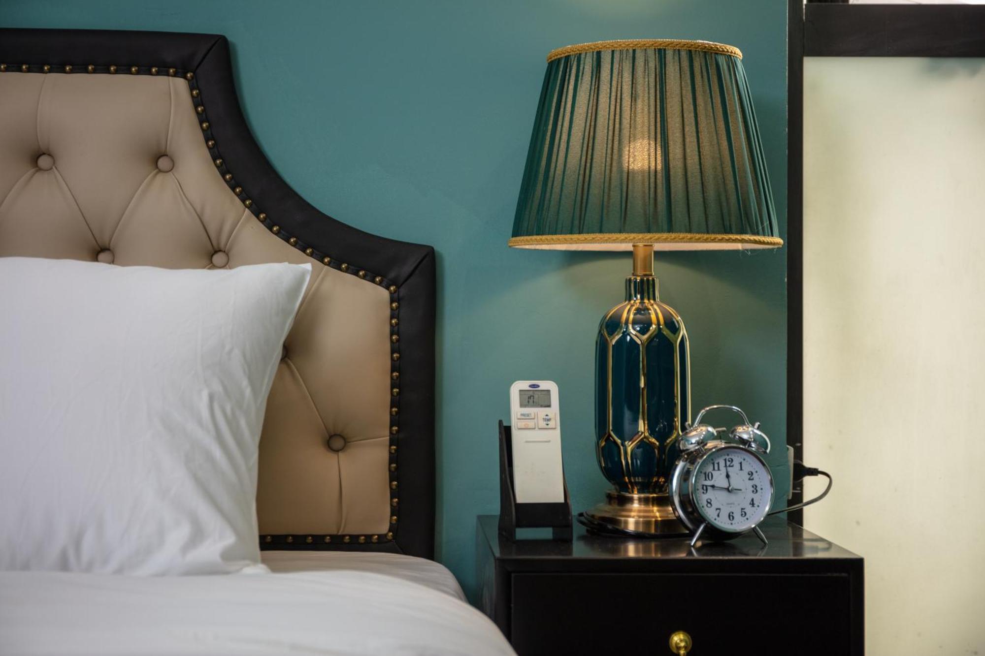 Madelise Adora Hotel & Travel Ханой Екстериор снимка