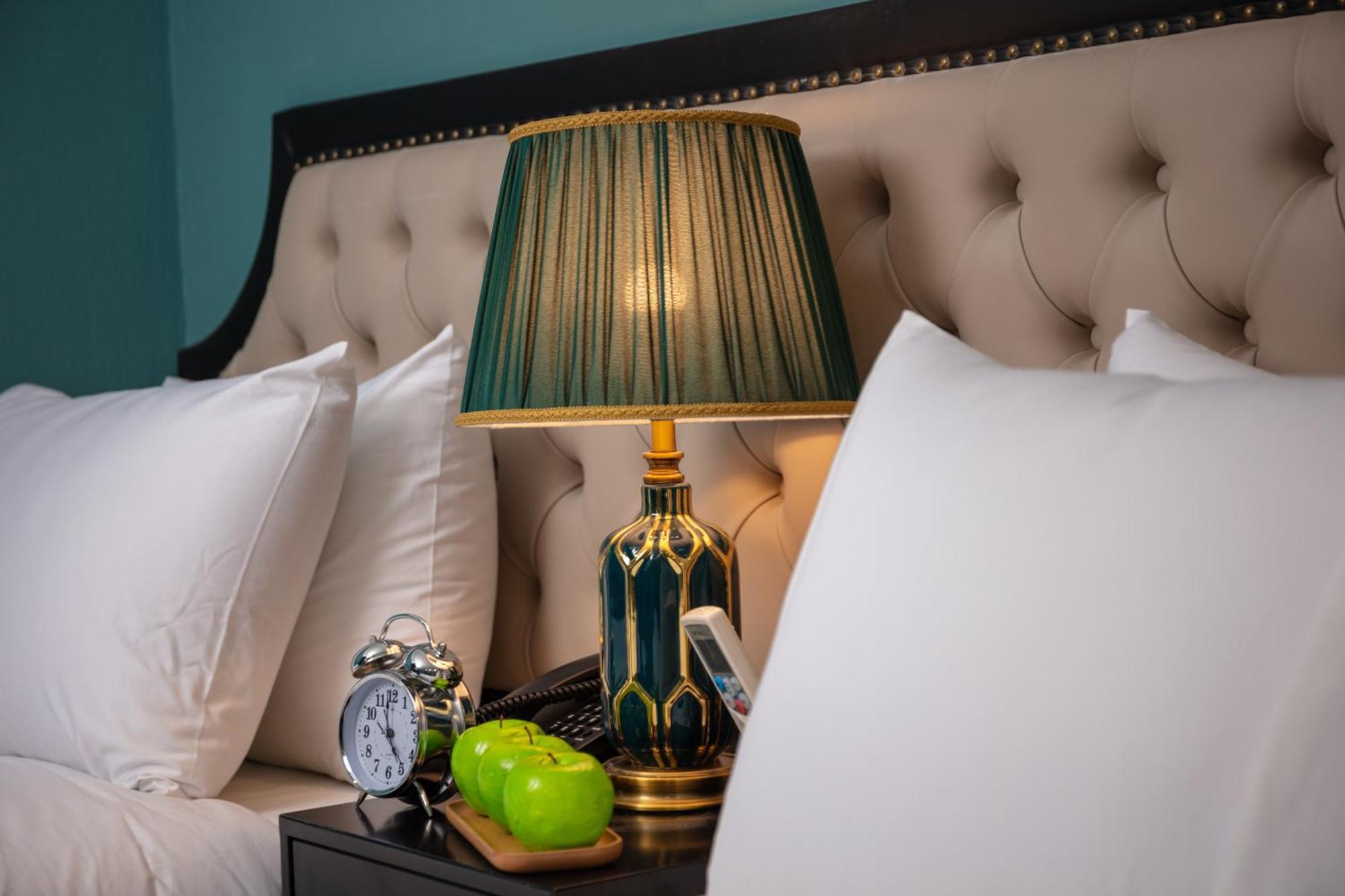Madelise Adora Hotel & Travel Ханой Екстериор снимка